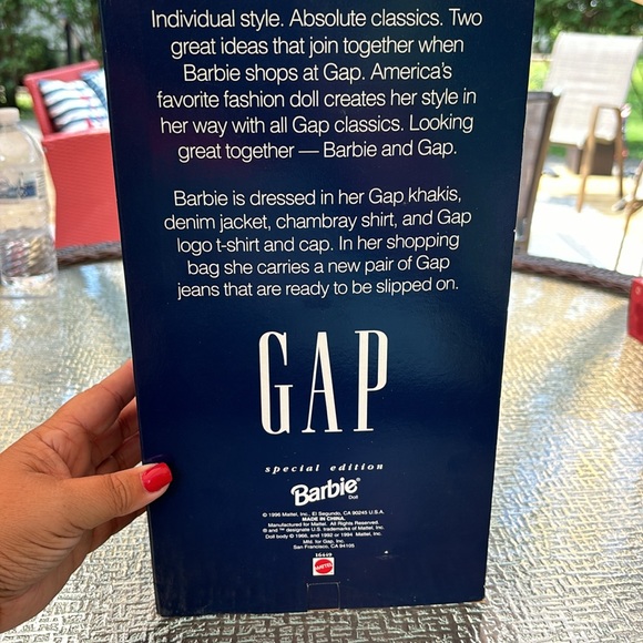 Vintage 1996 Gap Barbie in orig box and packaging. - Picture 2 of 2